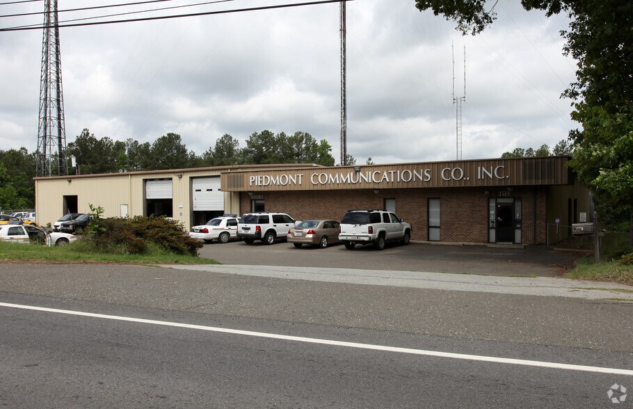 More Photos Of 1519 Camden Ave, Durham Flex For Lease