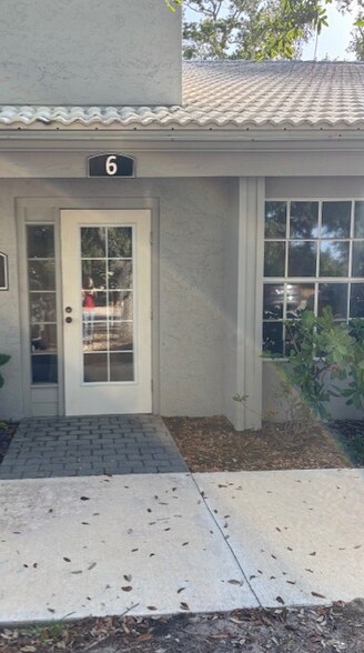 More Photos Of 1515 Tamiami Trl S, Venice Office Residential For Lease