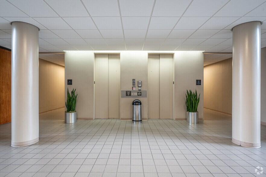 More Photos Of 17270 Red Oak Dr, Houston Medical For Sale