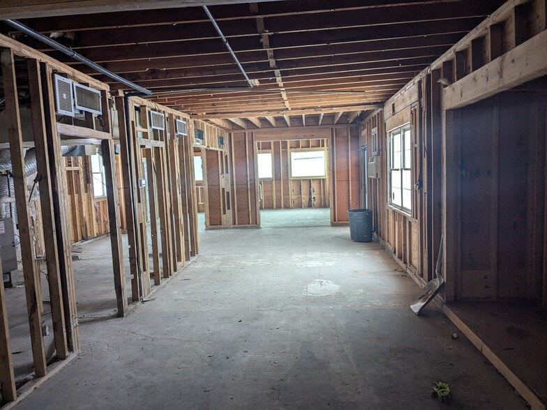 More Photos Of 310 N State St, Concord Showroom For Lease