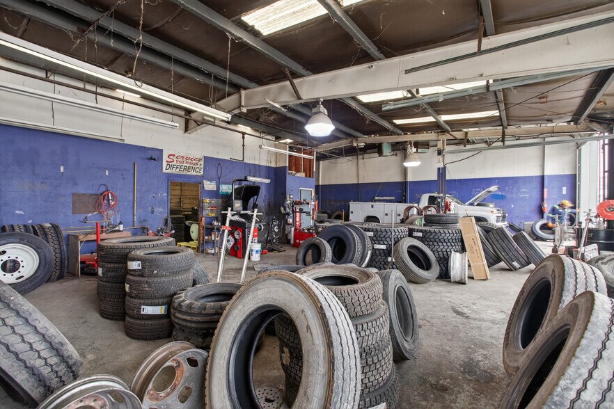 More Photos Of 2117 Carmack Blvd, Columbia Industrial For Sale