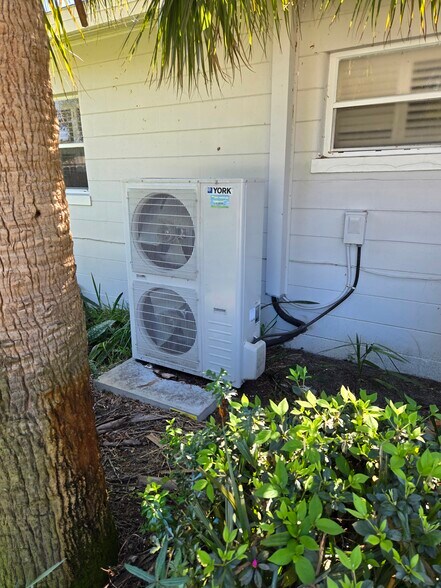 More Photos Of 13551 Walsingham Rd, Largo Office Residential For Sale