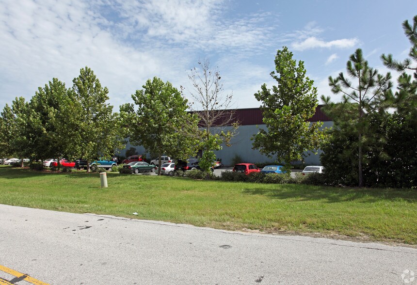 More Photos Of 20004 O'Brien Rd, Groveland Warehouse For Sale