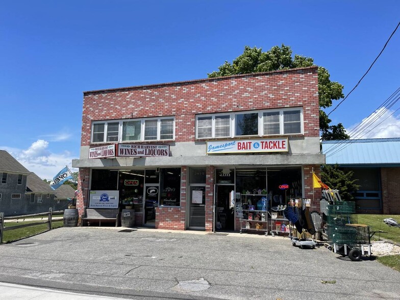 More Photos Of 13355 Main Rd, Mattituck Storefront Retail Office For Lease