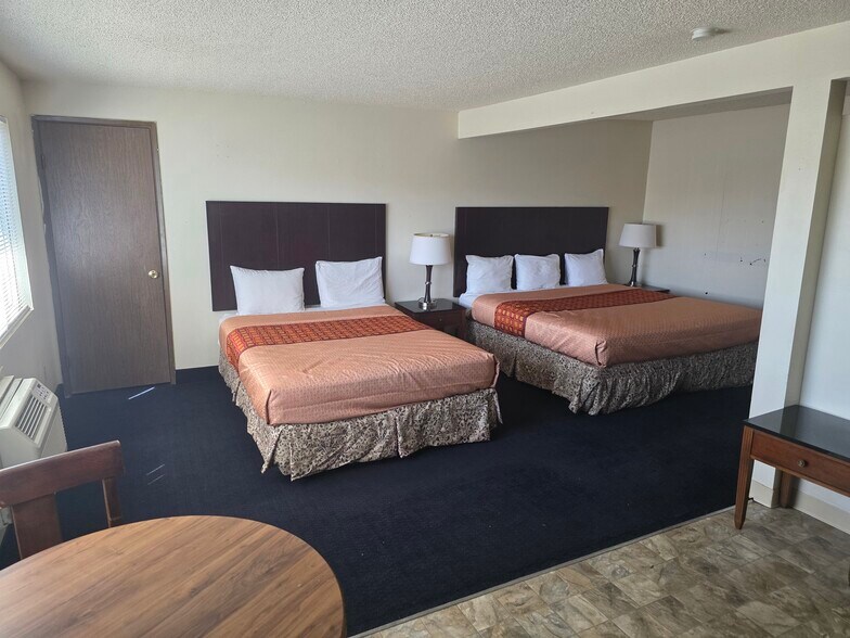 More Photos Of 1481 6th St, Umatilla Hotel For Sale