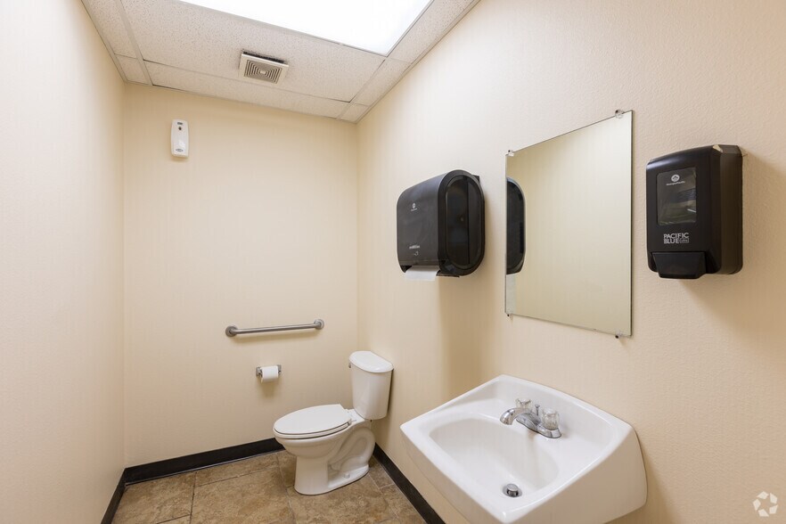 More Photos Of 8801 W County Road 127, Midland Warehouse For Lease