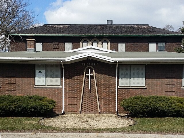 More Photos Of 310 E 137th St, Chicago Self Storage For Sale