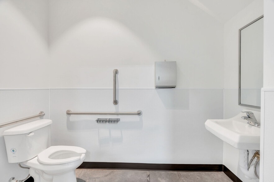 More Photos Of 3542 N Main St, Spanish Fork Warehouse For Lease