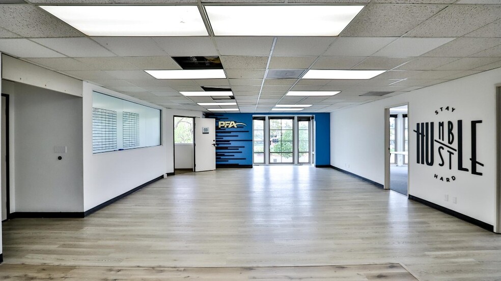 More Photos Of 151 Kalmus Dr, Costa Mesa Office Residential For Lease