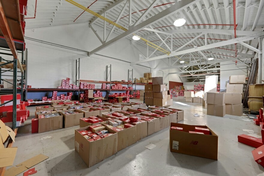 More Photos Of 160 Gregg St, Lodi Warehouse For Lease