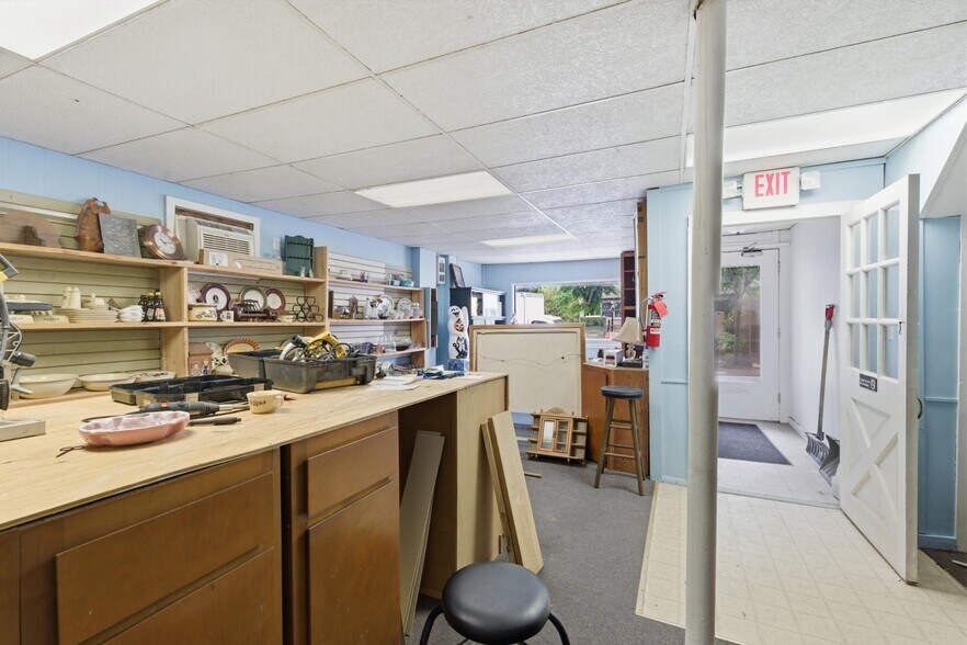 More Photos Of 198 N Main St, Salem Storefront Retail Residential For Sale