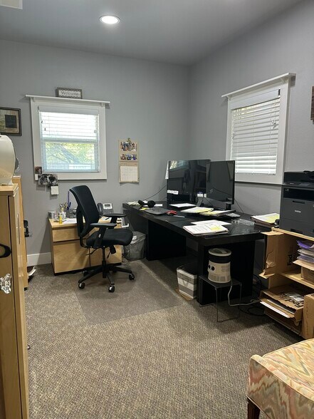 More Photos Of 3125 Hemphill St, Fort Worth Office For Sale