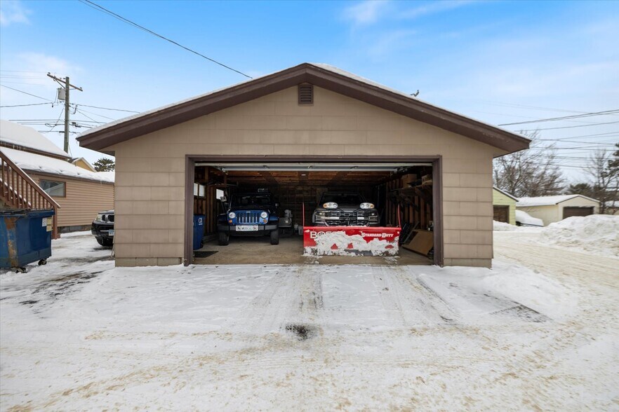 More Photos Of 401 E Sheridan St, Ely Convenience Store For Sale