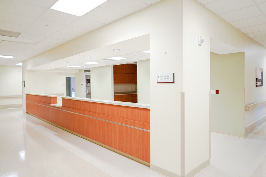 More Photos Of 1903 Doctors Hospital Dr, Bridgeport Office For Sale