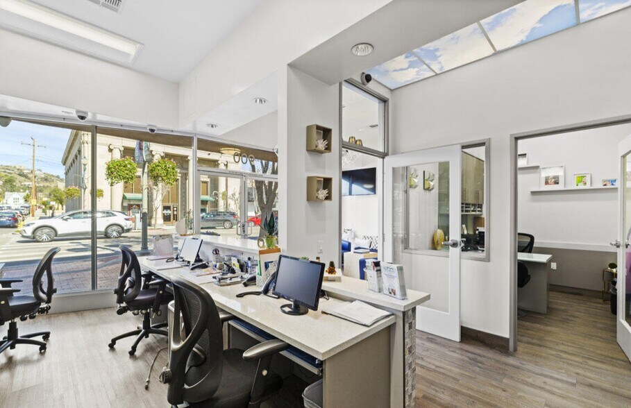 More Photos Of 900 E Main St, Santa Paula General Retail For Sale