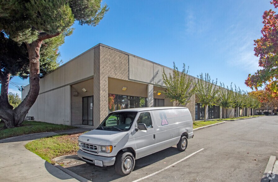 More Photos Of 3193 Belick St, Santa Clara Light Manufacturing For Lease