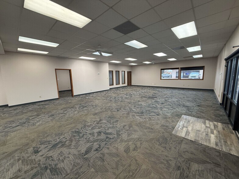 More Photos Of 1021 S Washington St, Bismarck Storefront Retail Office For Lease