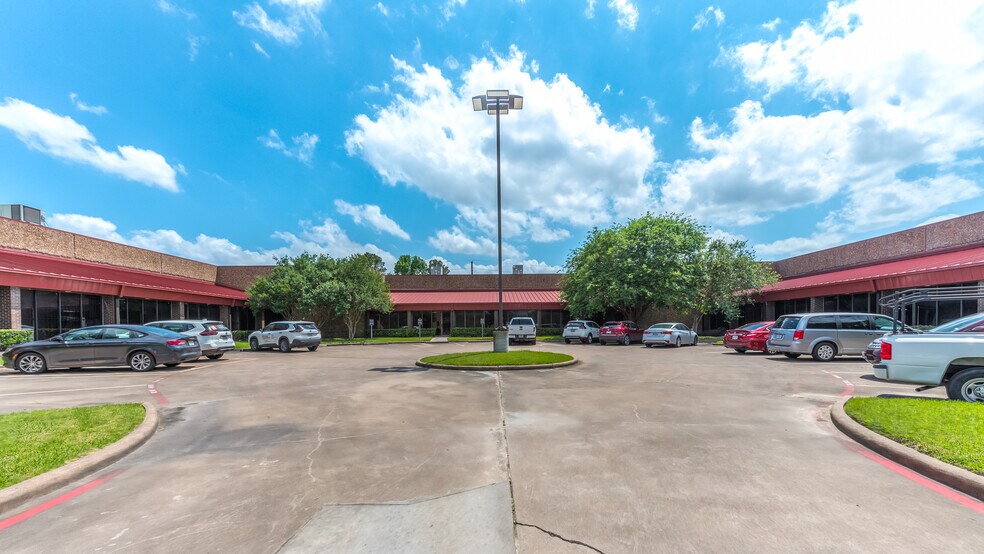 More Photos Of 9777 W Gulf Bank Rd, Houston Warehouse For Lease