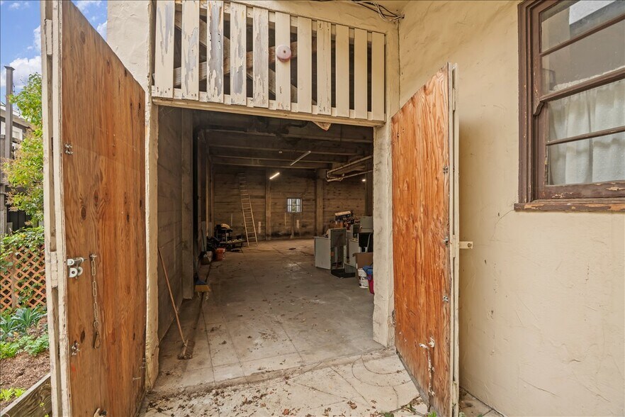 More Photos Of 3719 Emerson St, Oakland Apartments For Sale