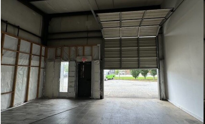 More Photos Of 5119 Highway 278 NW, Covington Auto Repair For Lease