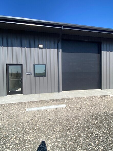 More Photos Of 2638 Business Loop 181 N, Floresville Flex For Lease