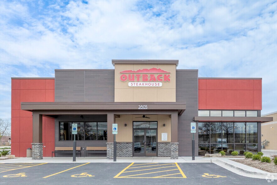 More Photos Of 2805 Mannheim Rd, Des Plaines Restaurant For Sale