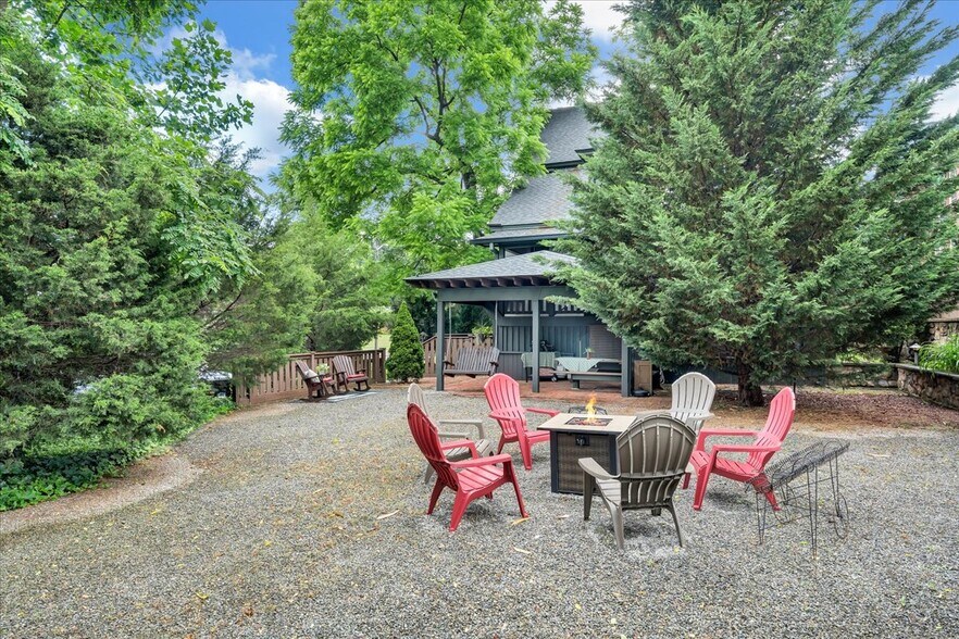 More Photos Of 1526 Franklin Rd SW, Roanoke Hospitality For Sale