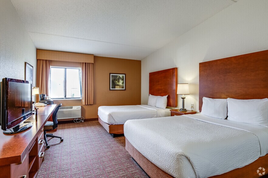 More Photos Of 7815 Nicollet Ave S, Bloomington Hotel For Sale