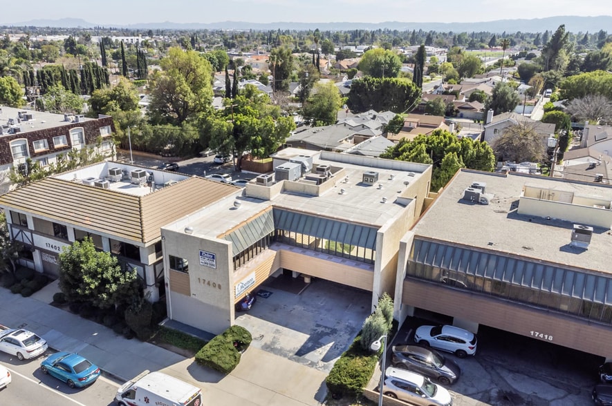 More Photos Of 17408 Chatsworth St, Granada Hills Office For Sale