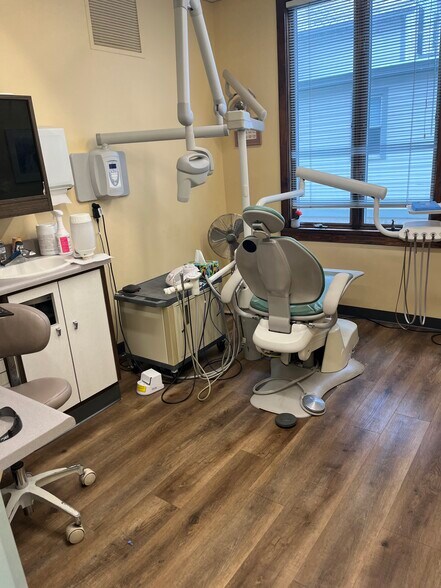 More Photos Of 52 Colchester Ave, Burlington Medical For Lease
