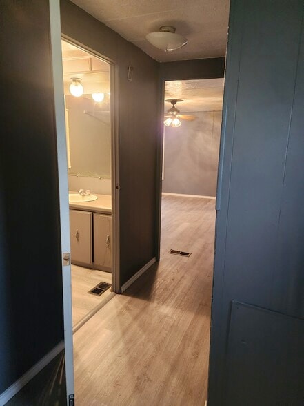 More Photos Of 226 Bremond St, Hempstead Carwash For Sale