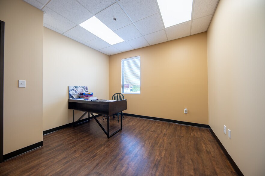 More Photos Of 255 W Lebanon, Frisco Medical For Lease