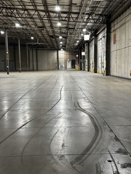 More Photos Of 2294 Molly Pitcher Hwy, Chambersburg Distribution For Lease