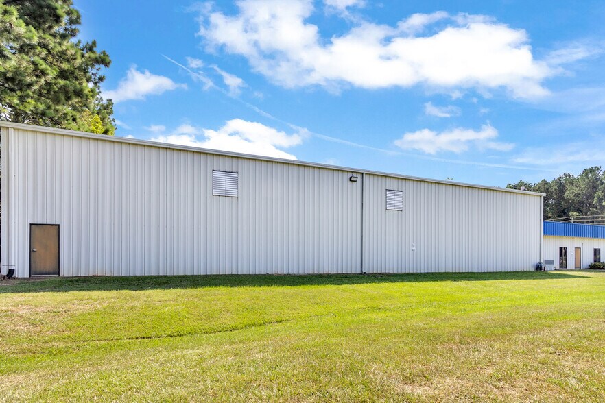 More Photos Of 1703 Marvin Griffin Rd, Augusta Light Distribution For Lease