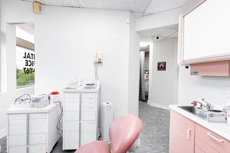 More Photos Of 3852 Finch Ave, Toronto Office For Sale