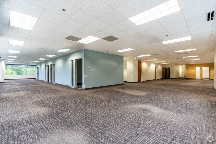 More Photos Of 7501 Boulder View Dr, North Chesterfield Unknown For Lease