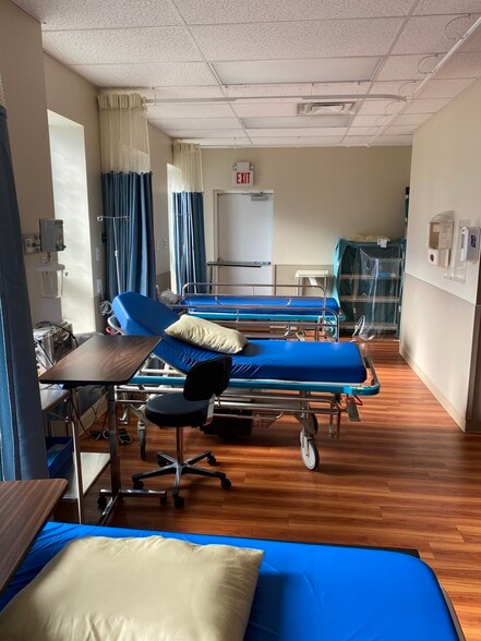 More Photos Of 461 Goffle Rd, Wyckoff Medical For Lease