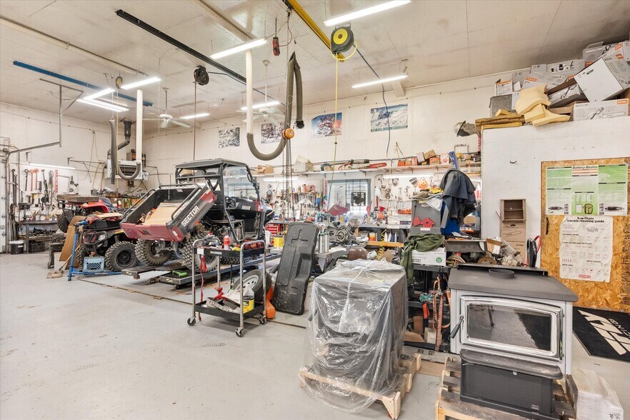 More Photos Of 5 Demick Ln, Salmon Auto Repair For Sale