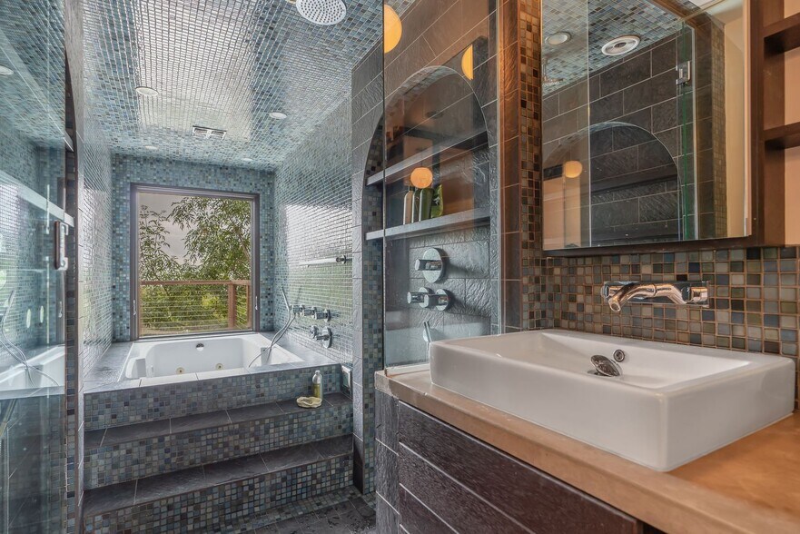 More Photos Of 1964 Vestal Ave, Los Angeles Office Residential For Sale