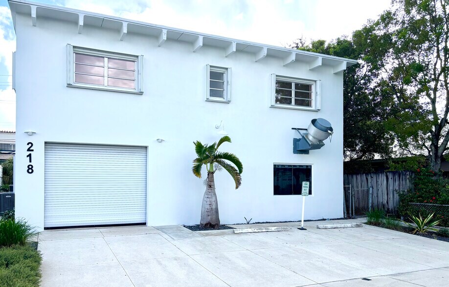 More Photos Of 218 S F St, Lake Worth Beach Warehouse For Sale