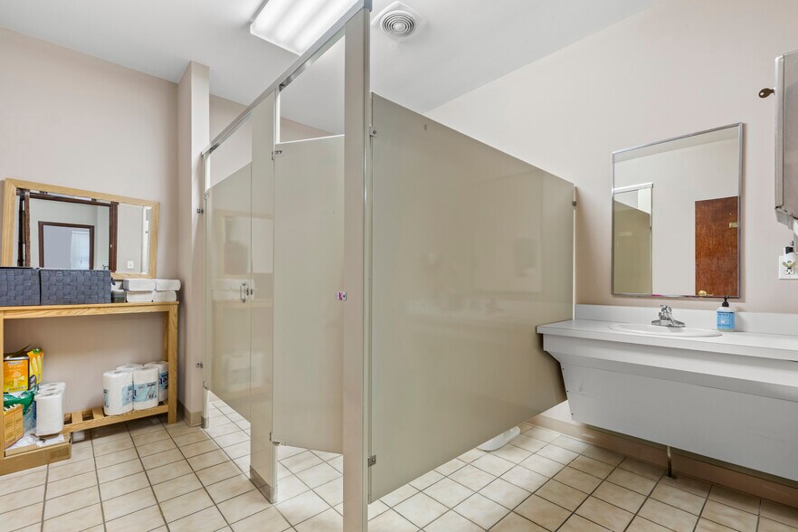 More Photos Of 132 N High St, Gahanna Office For Sale