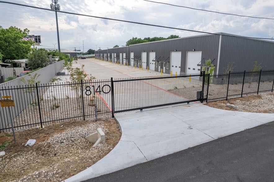 More Photos Of 8140 C F Hawn fwy, Dallas Light Distribution For Lease