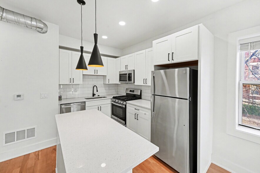 More Photos Of 112 E 43rd St, Kansas City Apartments For Sale