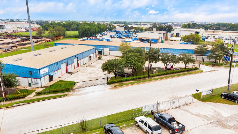 More Photos Of 5213 Brookglen Dr, Houston Light Manufacturing For Lease