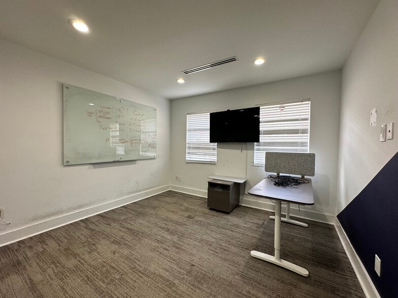 More Photos Of 1040 S Federal Hwy, Hollywood Office For Sale