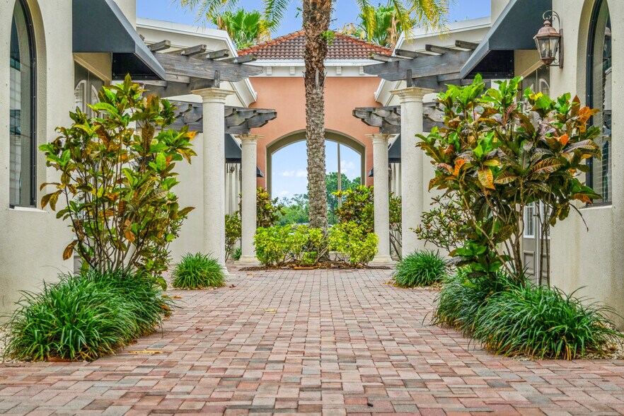 More Photos Of 5460-5466 Village Dr, Rockledge Unknown For Lease