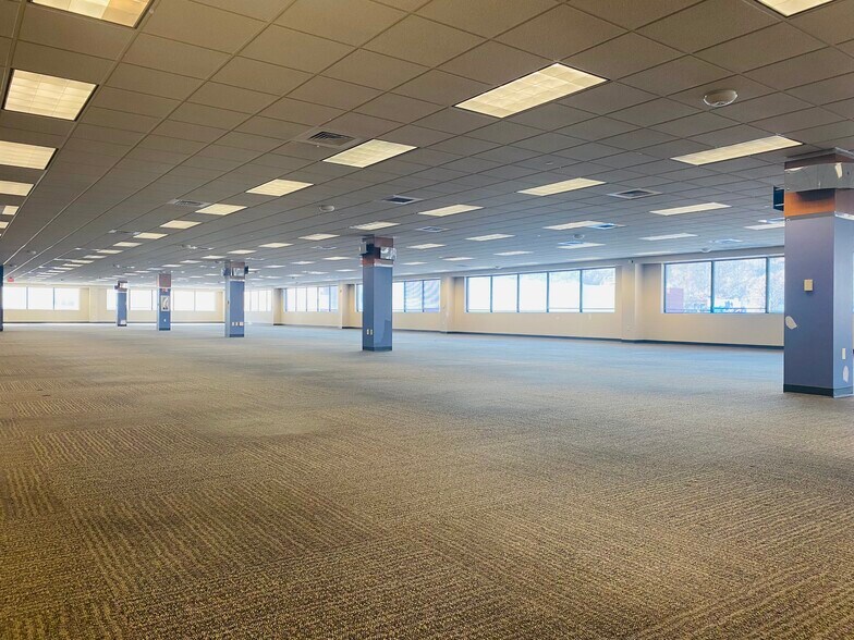 More Photos Of 500 Main St, Dubuque Office For Sale