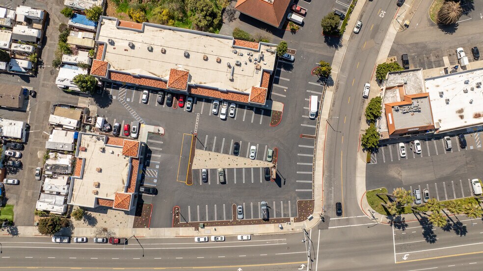 More Photos Of 1031 S Santa Fe Ave, Vista Freestanding For Lease