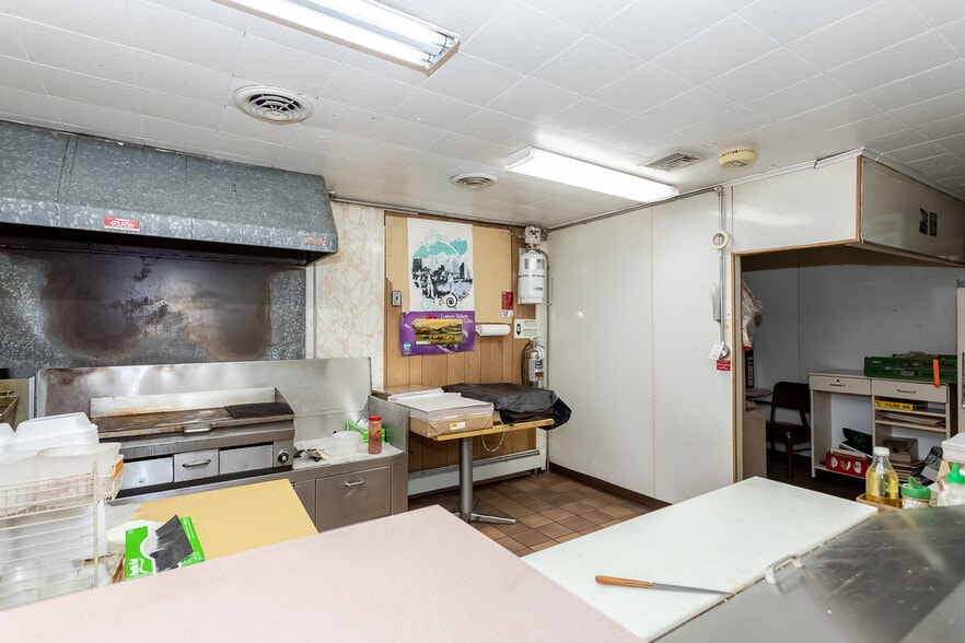 More Photos Of 1401 S Whitford Rd, West Chester Storefront Retail Residential For Sale