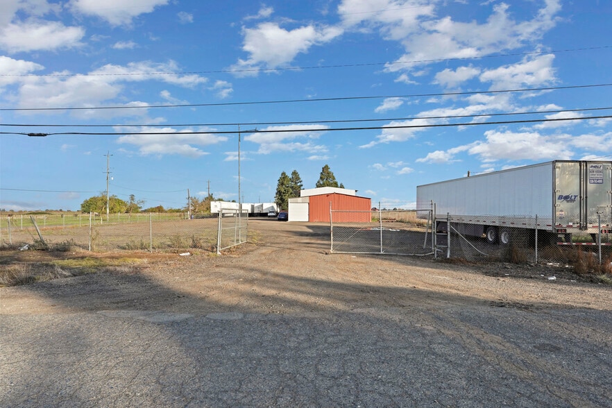 More Photos Of 10150 Mingo Rd, Galt Warehouse For Lease